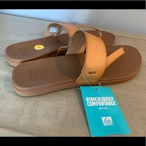 New Ladies Reef Leather Flip Flop Sandals, Size 10!